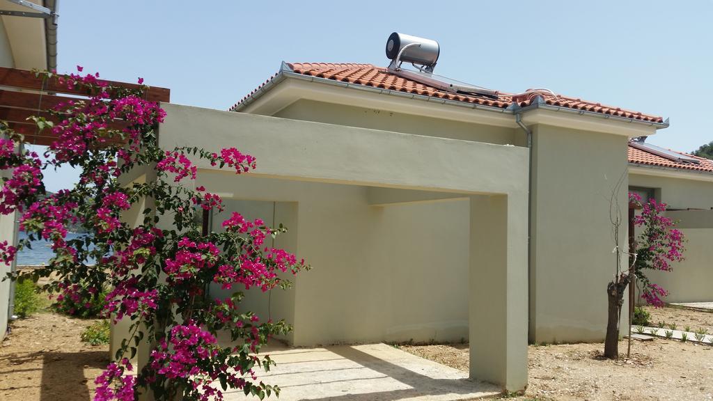 Thea Houses Milína Esterno foto